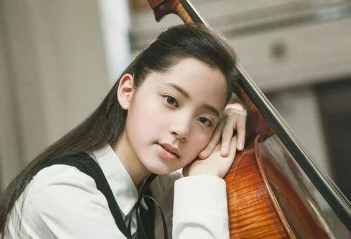 娱乐吃瓜君四字女明星,揭秘四字女明星的吃瓜传奇