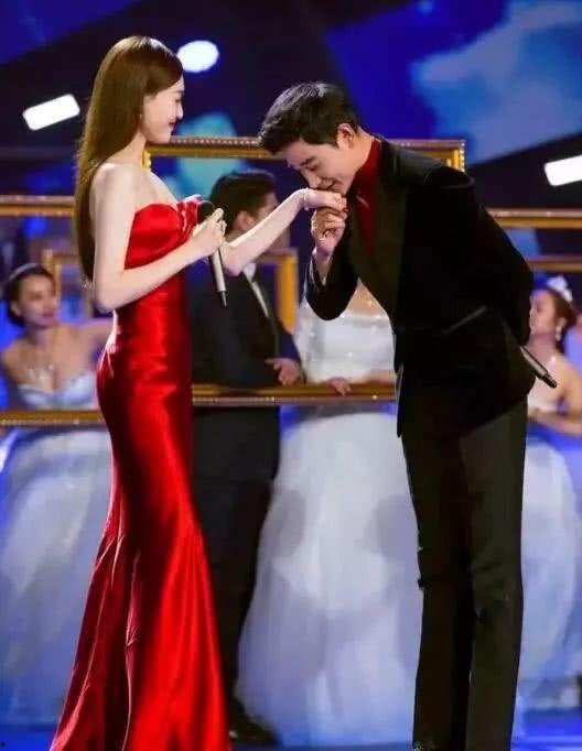 娱乐圈吃瓜博主唠嗑是谁,揭秘“娱乐圈吃瓜博主唠嗑”背后的神秘人物